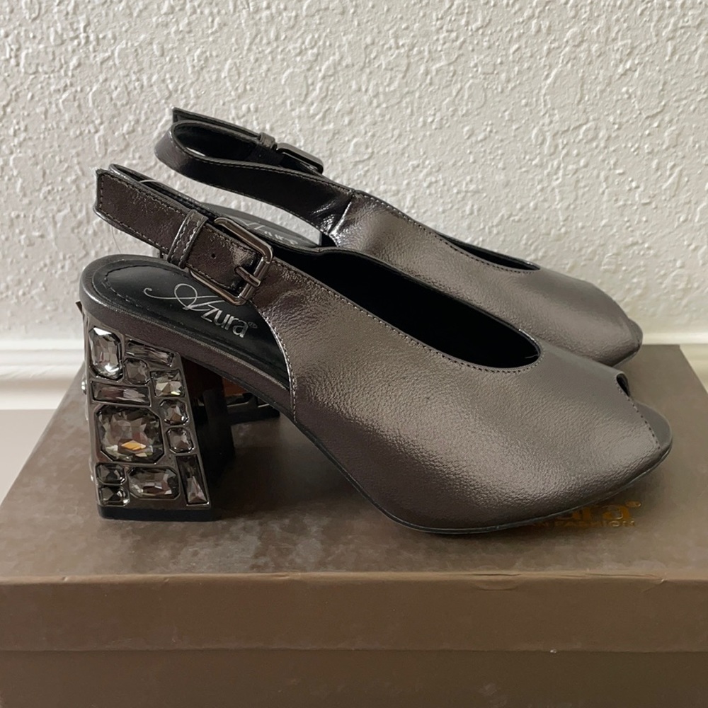 Azure Italian fashion dazzley-Char size 6.5-7